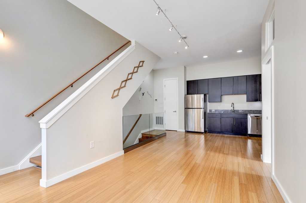 1561 E 118th St - Photo 3 of 15