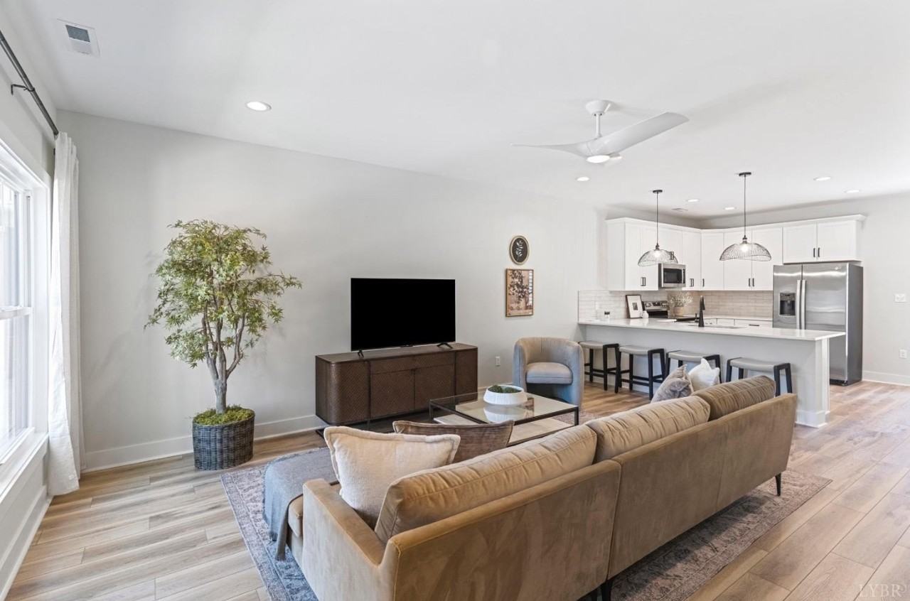 1011 Wythe Dr #1011 - Photo 3 of 13