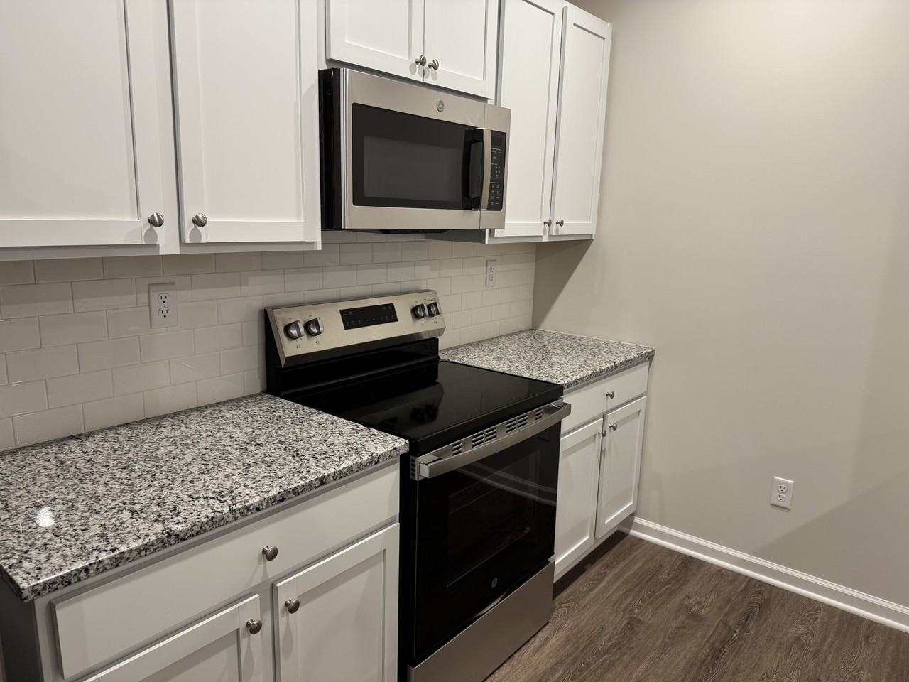 205 Cherry Way #102 - Photo 5 of 16