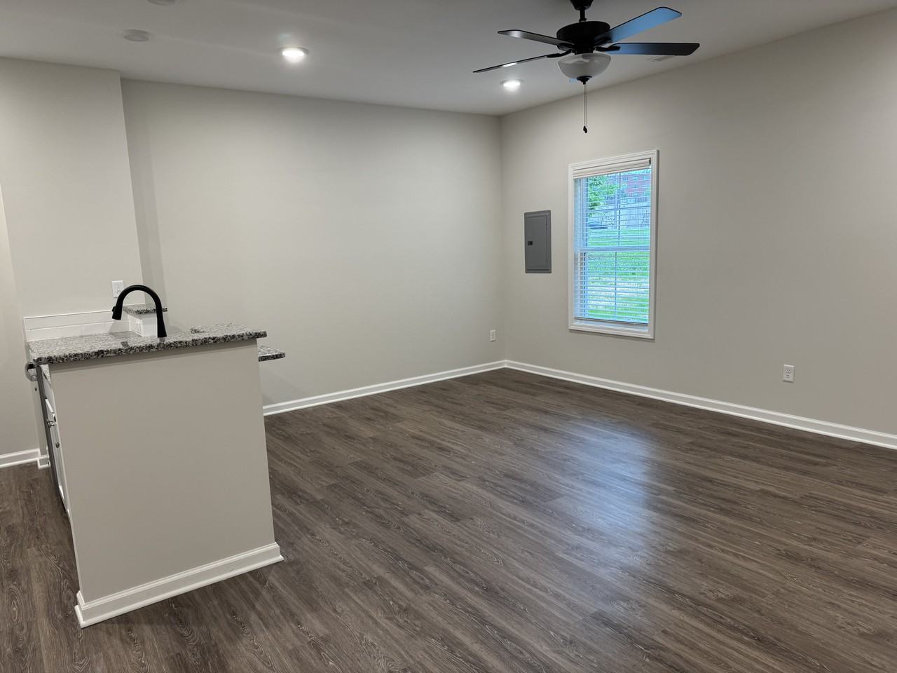 205 Cherry Way #102 - Photo 6 of 16