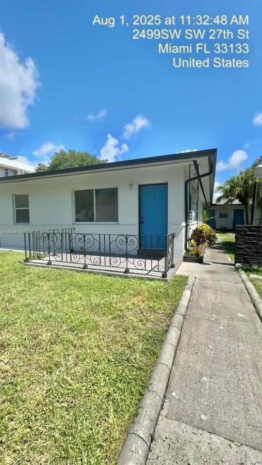 2499 Southwest 27th Street #9 - Photo 4 of 19