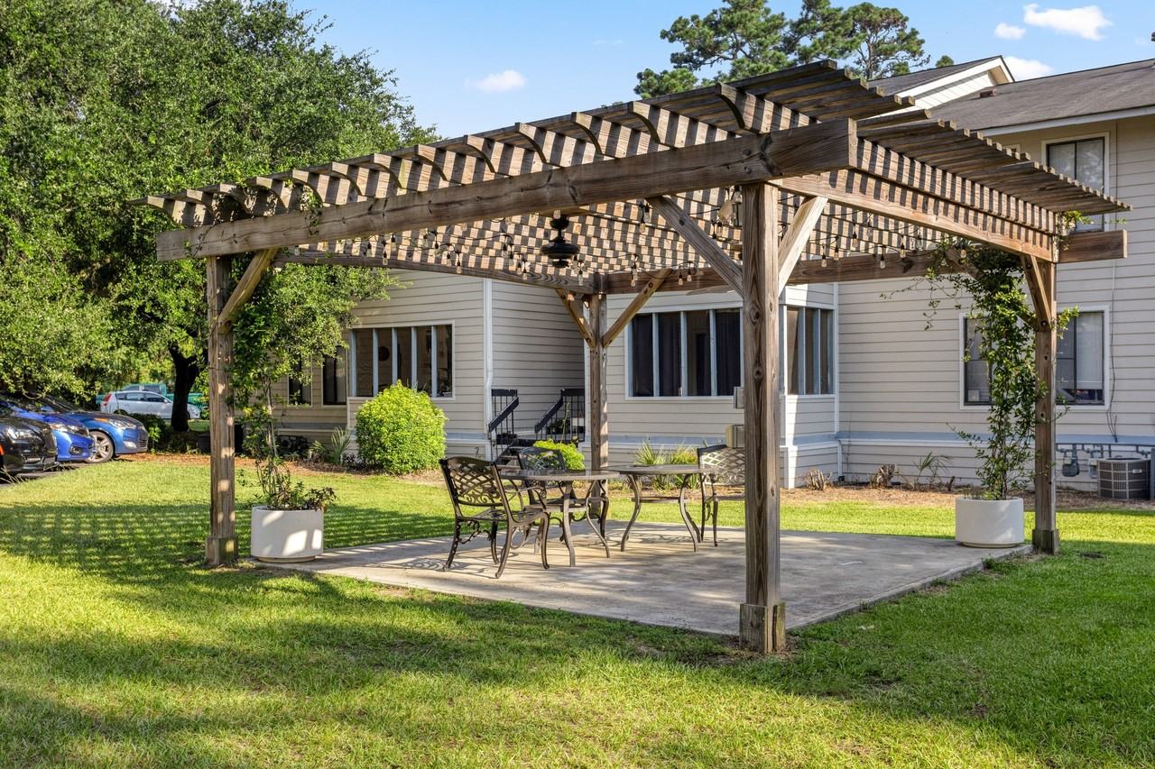 River Crossing Apartments - Photo 2 of 25