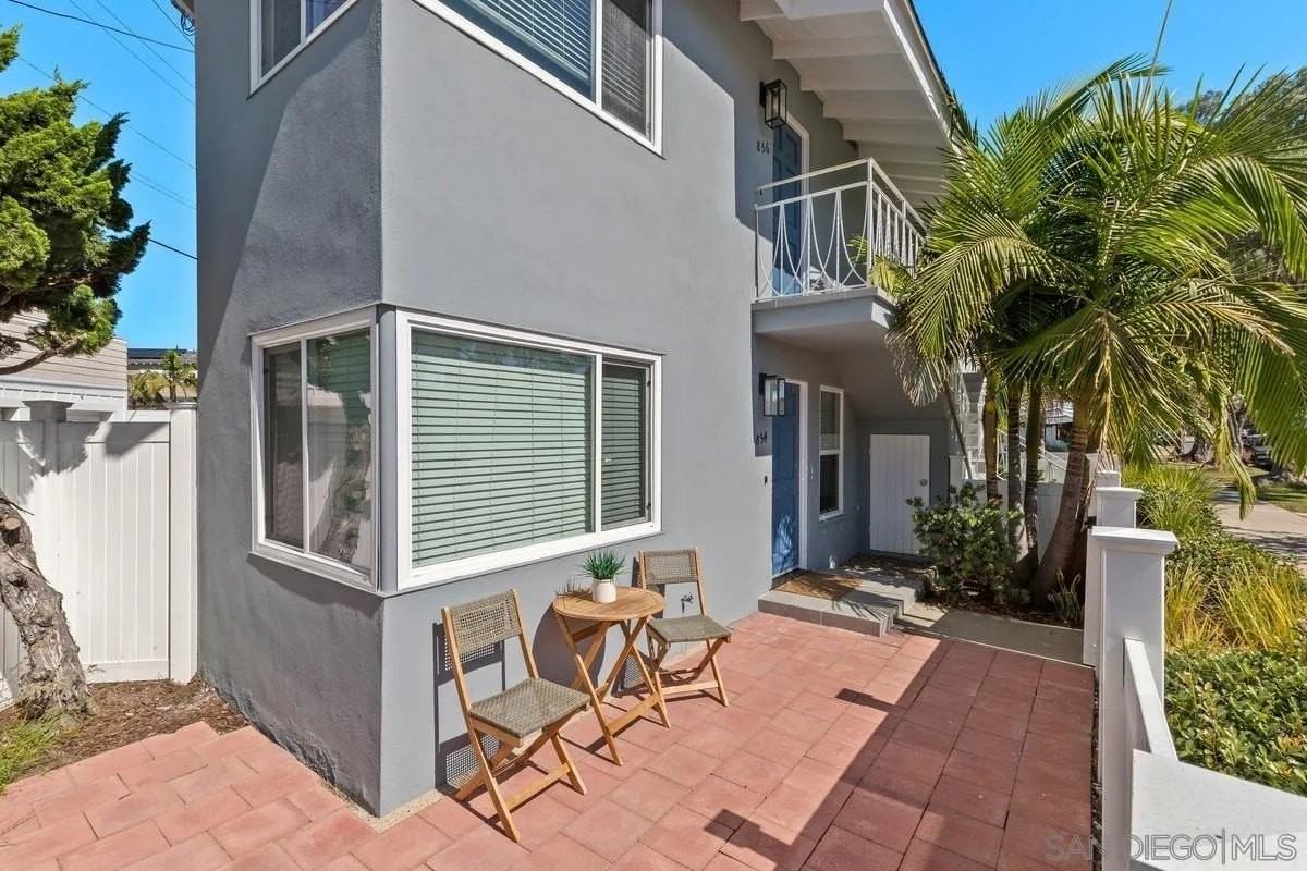 854 Olive Ave - Photo 4 of 32