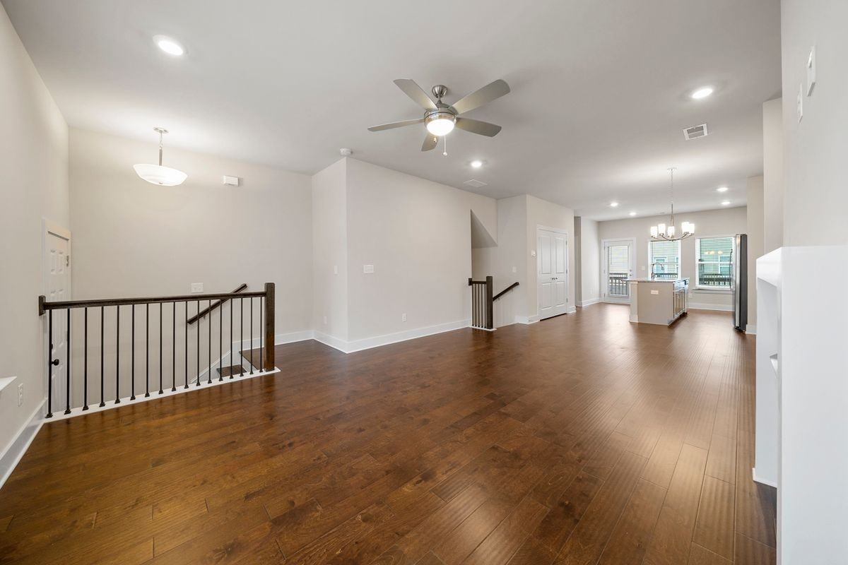 3761 Oxford Cir - Photo 2 of 23