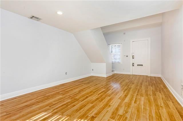 610 Jena St - Photo 2 of 11