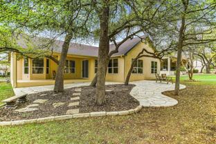 202 Whippoorwill Cv - Photo 1 of 1