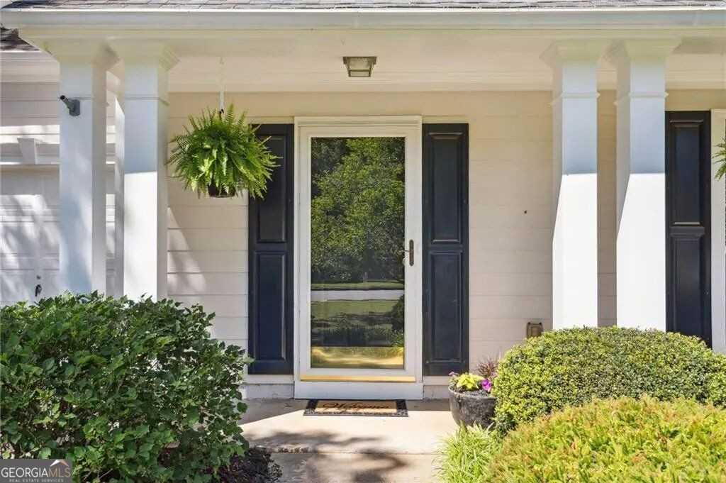 1097 Dalesford Dr - Photo 3 of 14