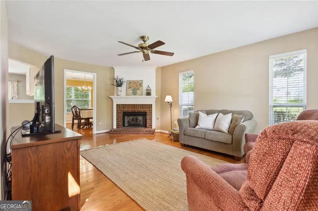 1097 Dalesford Dr - Photo 4 of 14