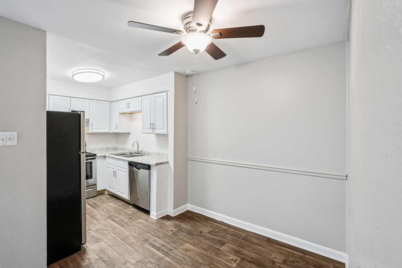 Glen at Lakewood - Photo 6 of 44