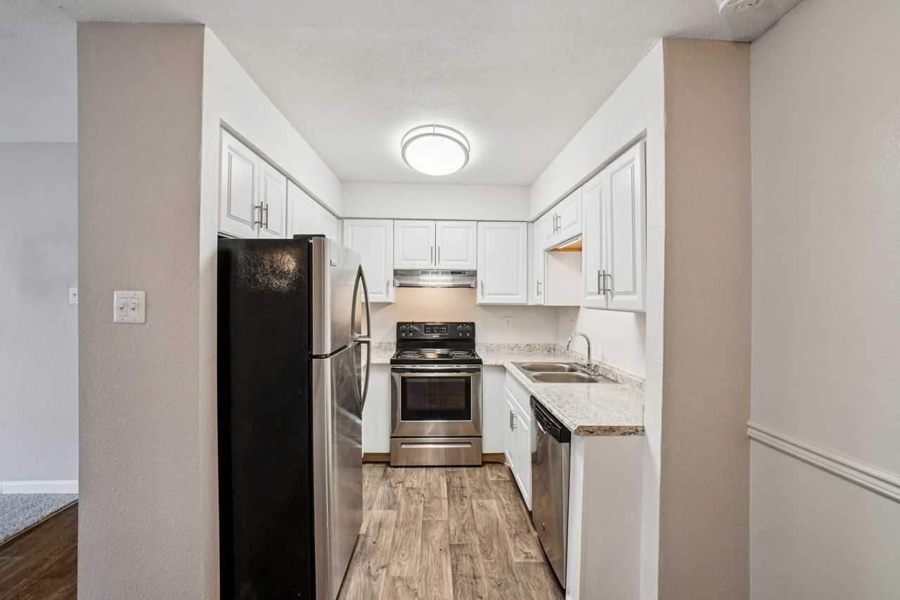 Glen at Lakewood - Photo 7 of 44