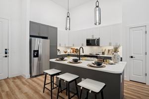 featured image of 505 W 8th St