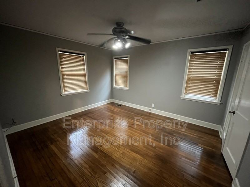 609 Houston St - Photo 6 of 18
