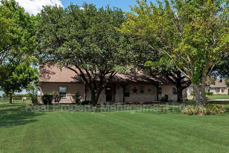 1255 Vineyard Rd - Photo 4 of 21