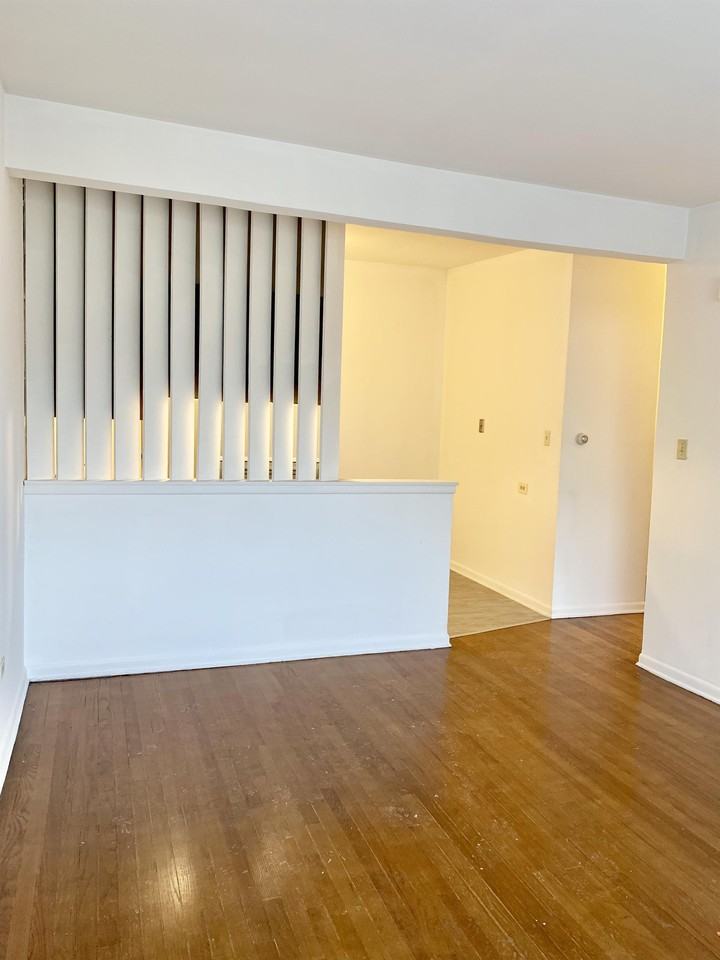 1970 North 18th Avenue - Photo 2 of 7