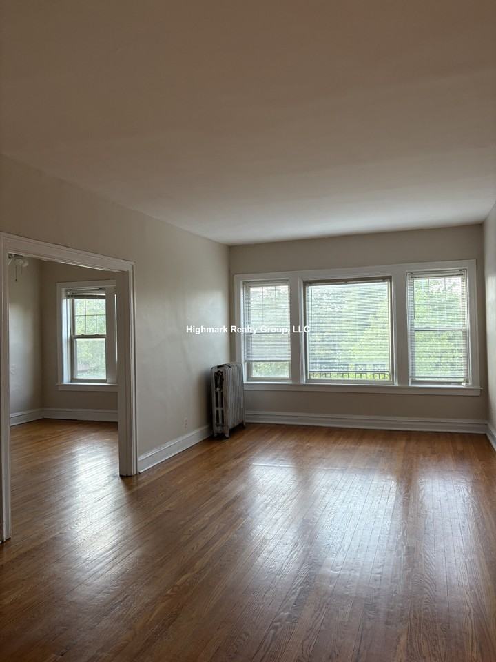 834 Reba Pl #6N