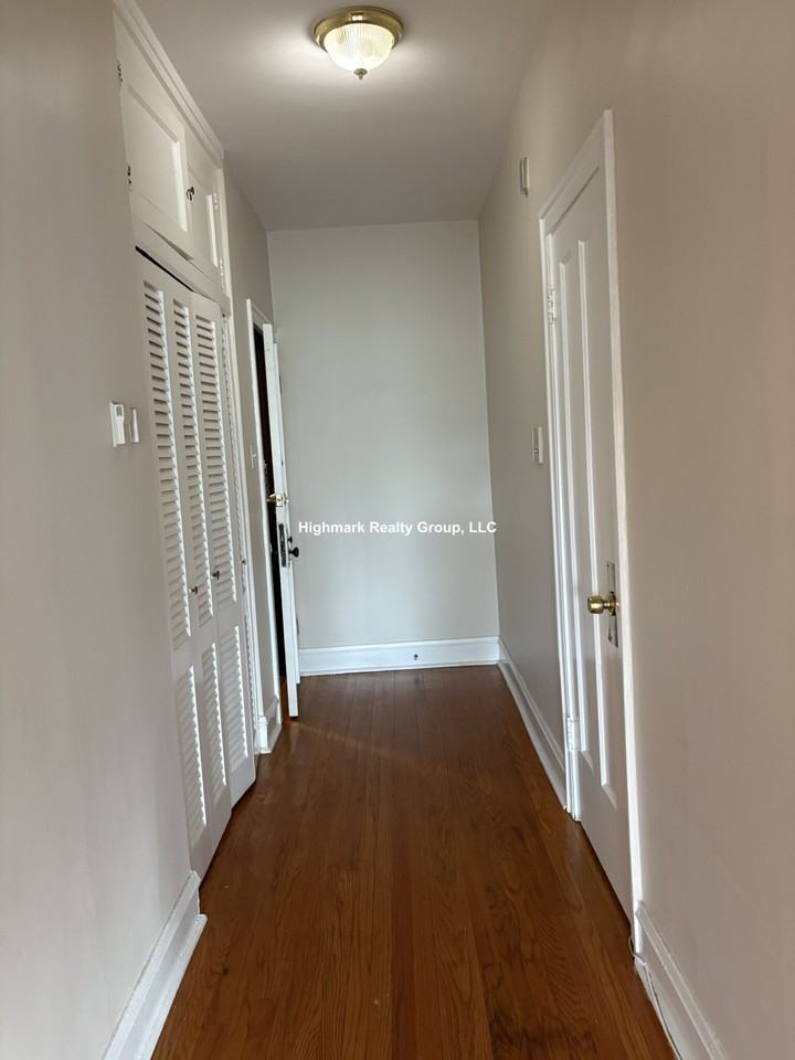 834 Reba Pl #6N - Photo 4 of 21
