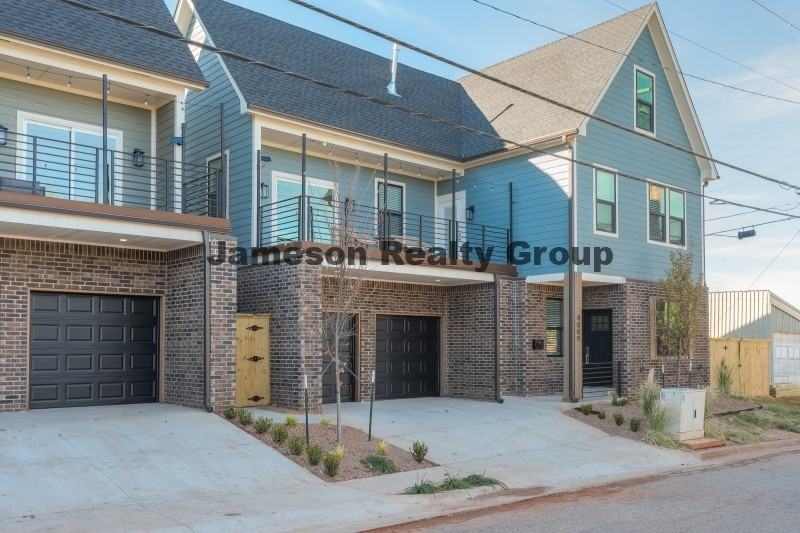 4009 N Indiana Ave - Photo 2 of 50