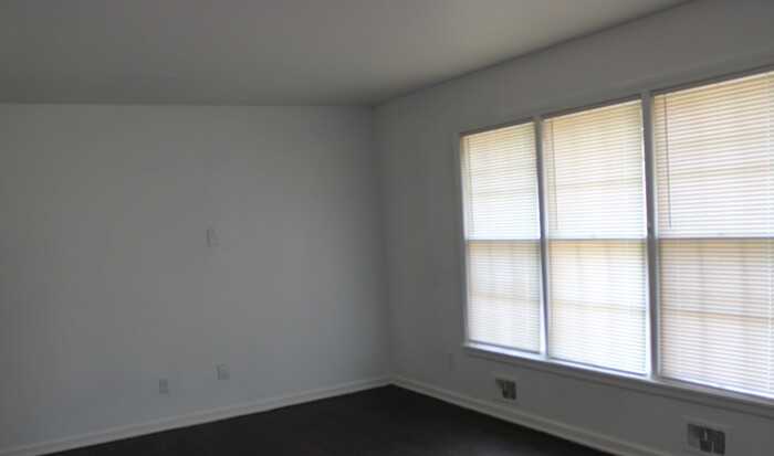 12522 E 49th St S - Photo 3 of 15