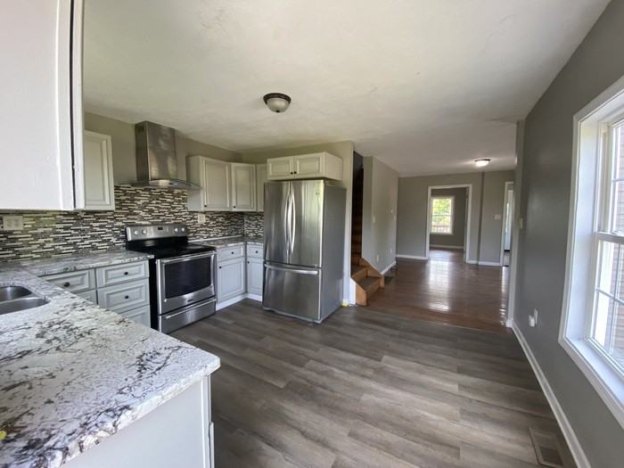 160 Breen Ave - Photo 3 of 21