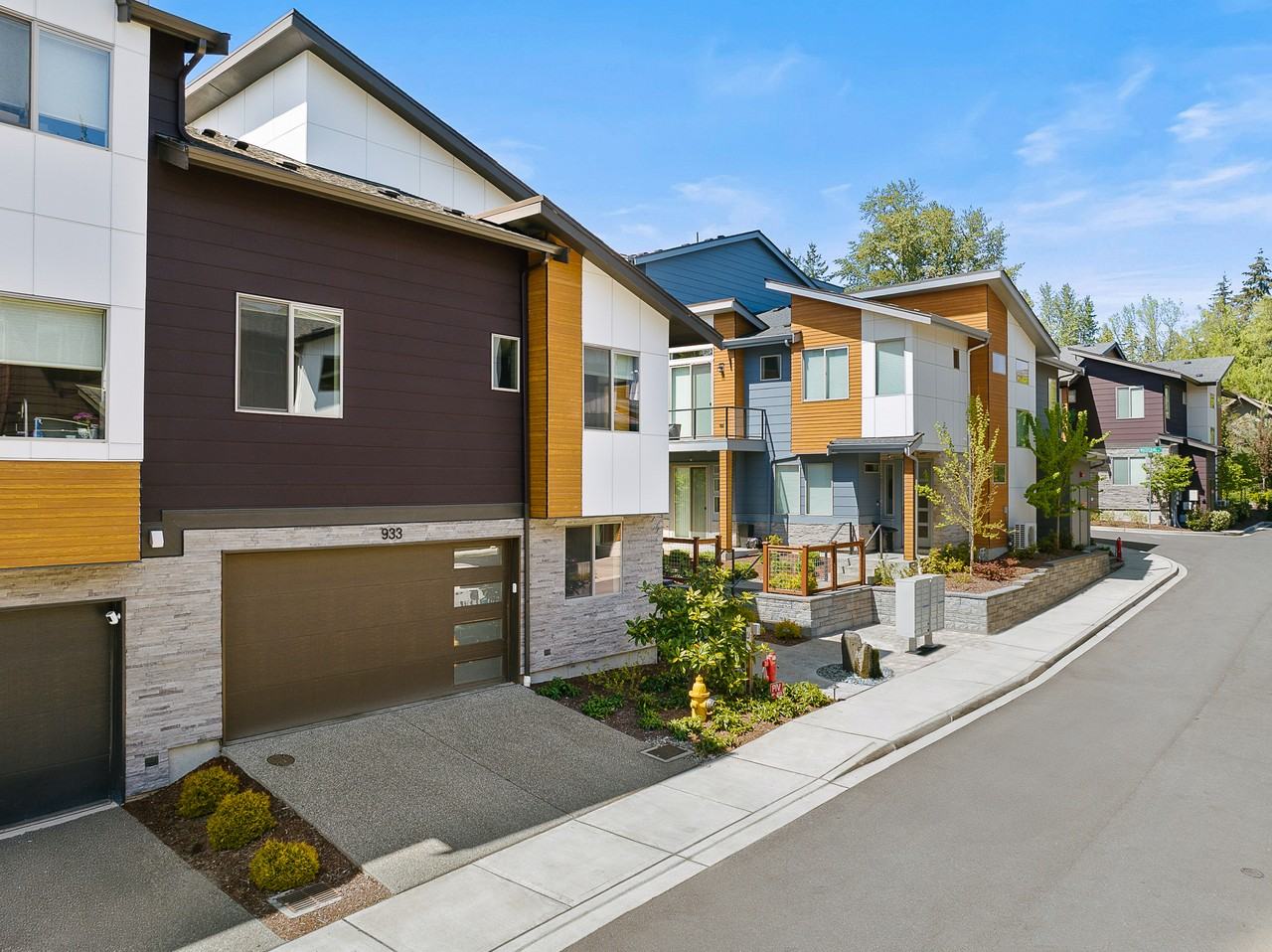 933 Dove Tail Ln Nw - Photo 2 of 32