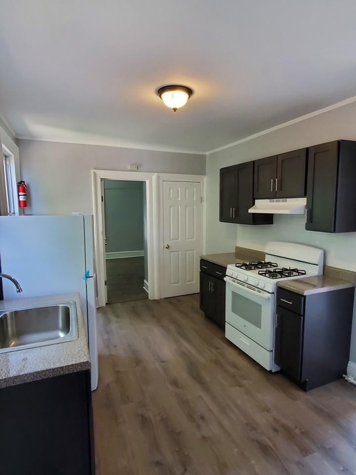 177 W Parmenter St #3 - Photo 2 of 12