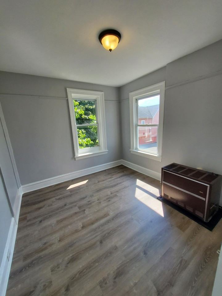 177 W Parmenter St #3 - Photo 3 of 12