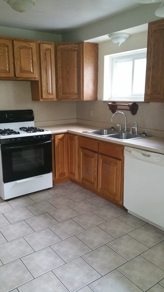 110 S Oak St #NA - Photo 2 of 11