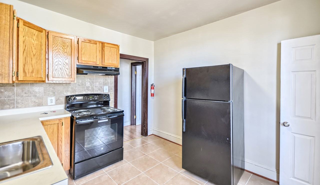 27 S Jefferson St #1 - Photo 4 of 20