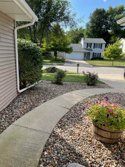 208 Greenleaf Dr #NA - Photo 3 of 42