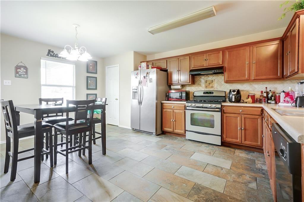 18316 Great Falls Dr - Photo 4 of 16