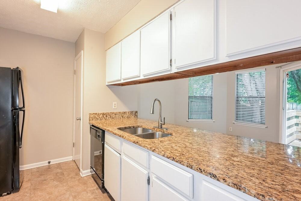 6052 Creekford Dr - Photo 7 of 16