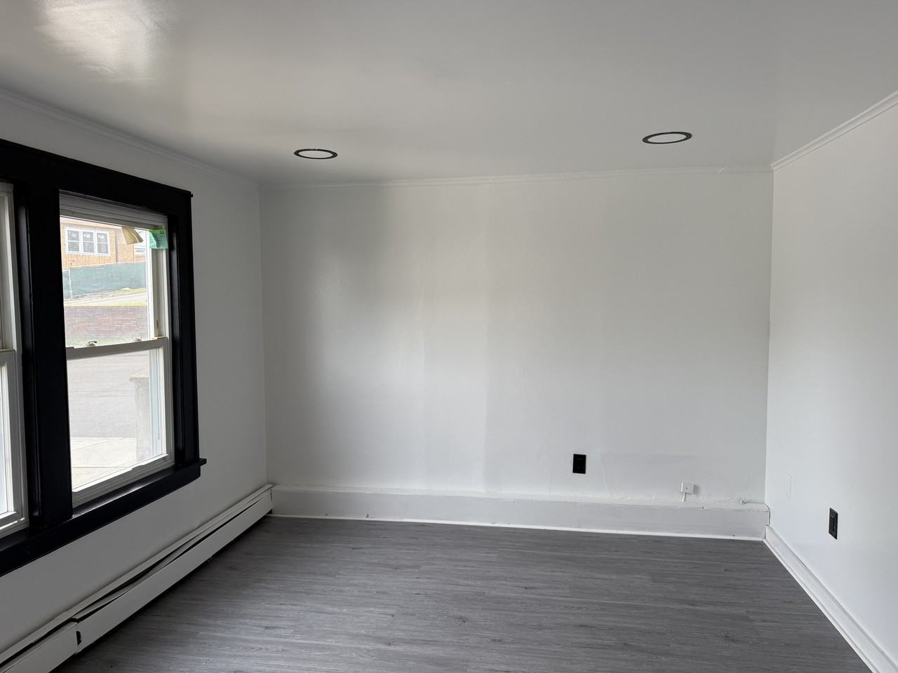 8 Willie Street #1st Floor - Photo 2 of 11