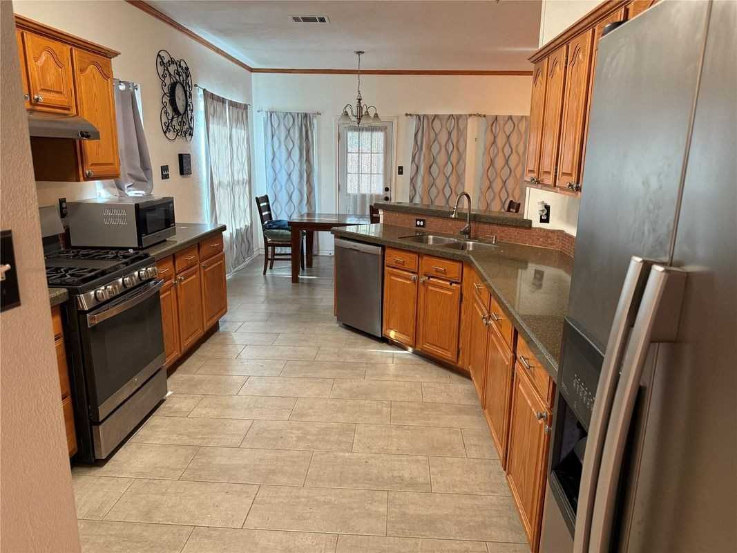 1526 Harvest Run Dr - Photo 2 of 4