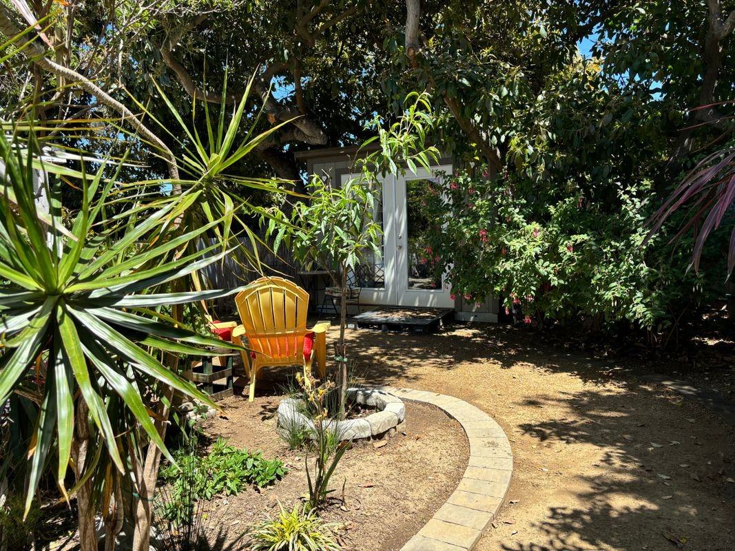 30 Hastings Ave - Photo 3 of 4