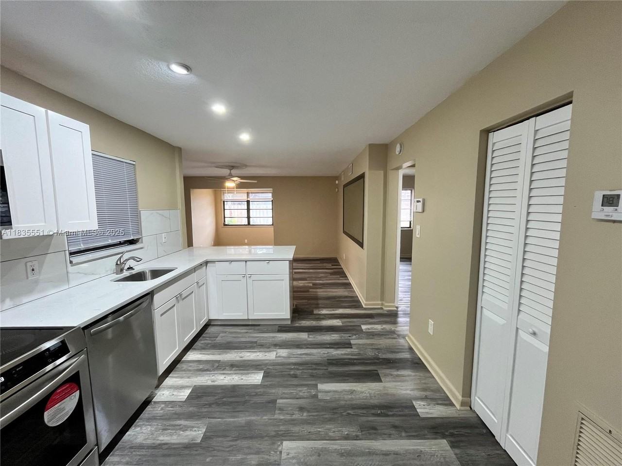 1608 South 19th Avenue - Photo 3 of 13