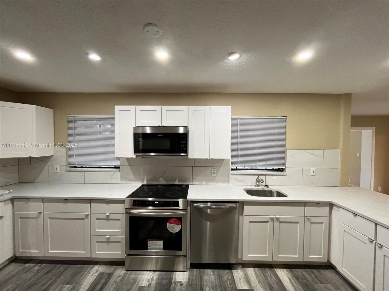 1608 South 19th Avenue - Photo 2 of 13