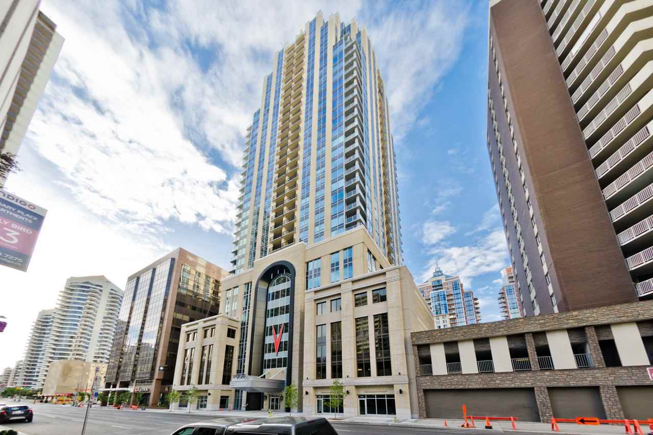 930 6 Avenue Southwest #1704 - Photo 3 of 29