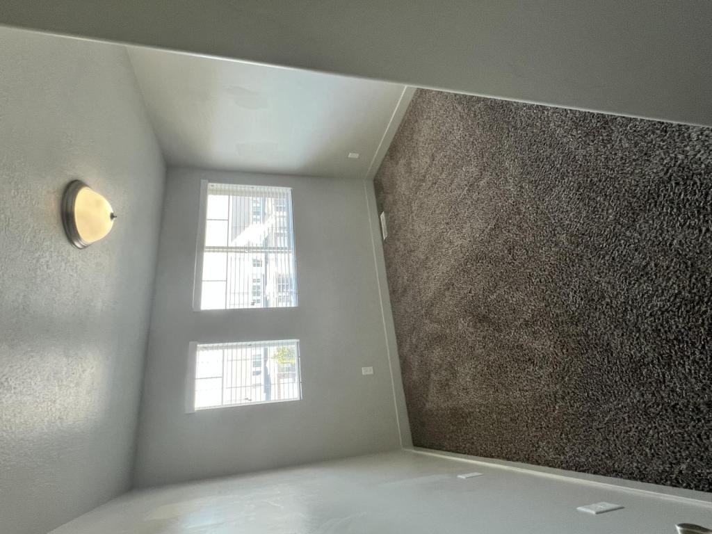 310 E 1500 N - Photo 5 of 17