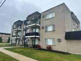 5450 W 127th St Apt 104 - Photo 1 of 1