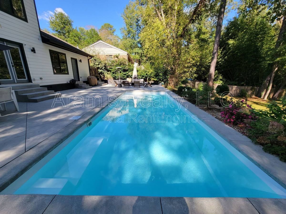 344 W Wieuca Rd Ne - Photo 2 of 10