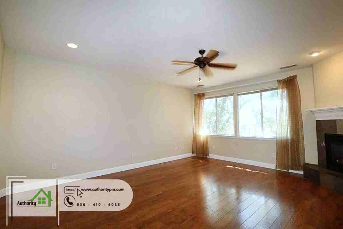 19686 Black Fox Dr - Photo 2 of 10
