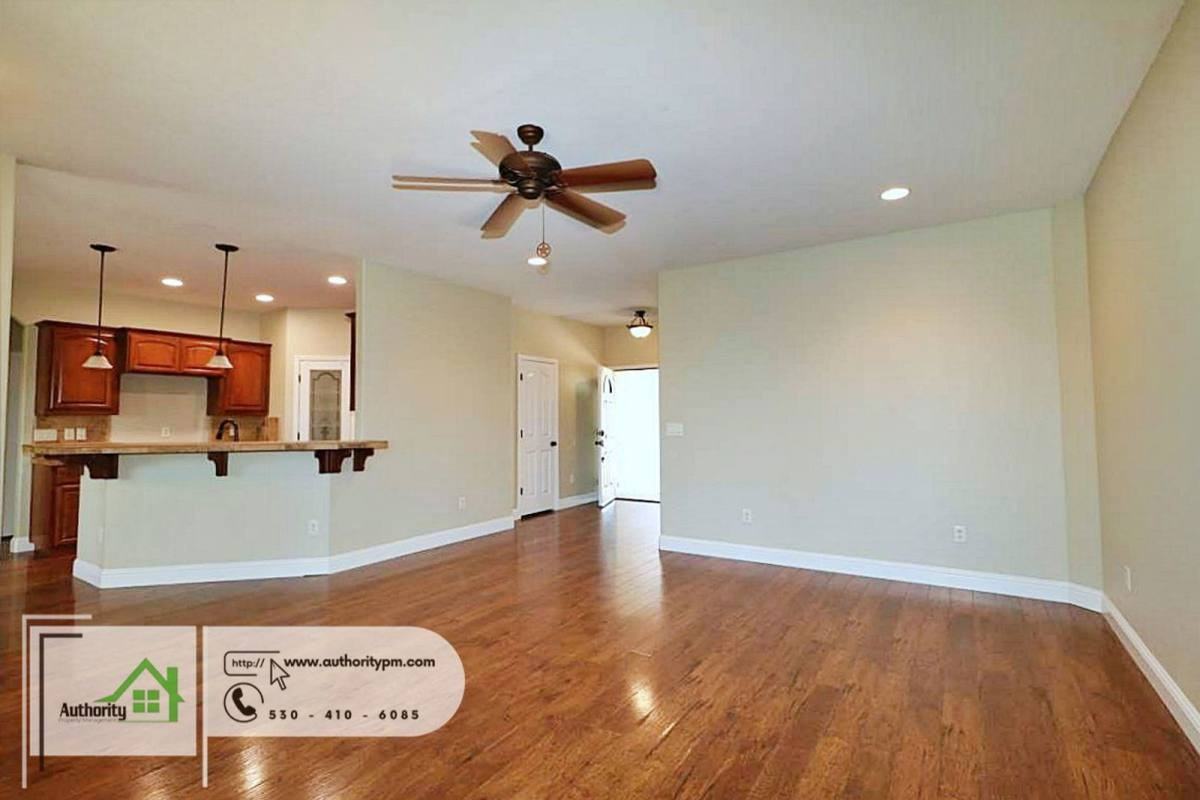 19686 Black Fox Dr - Photo 3 of 10