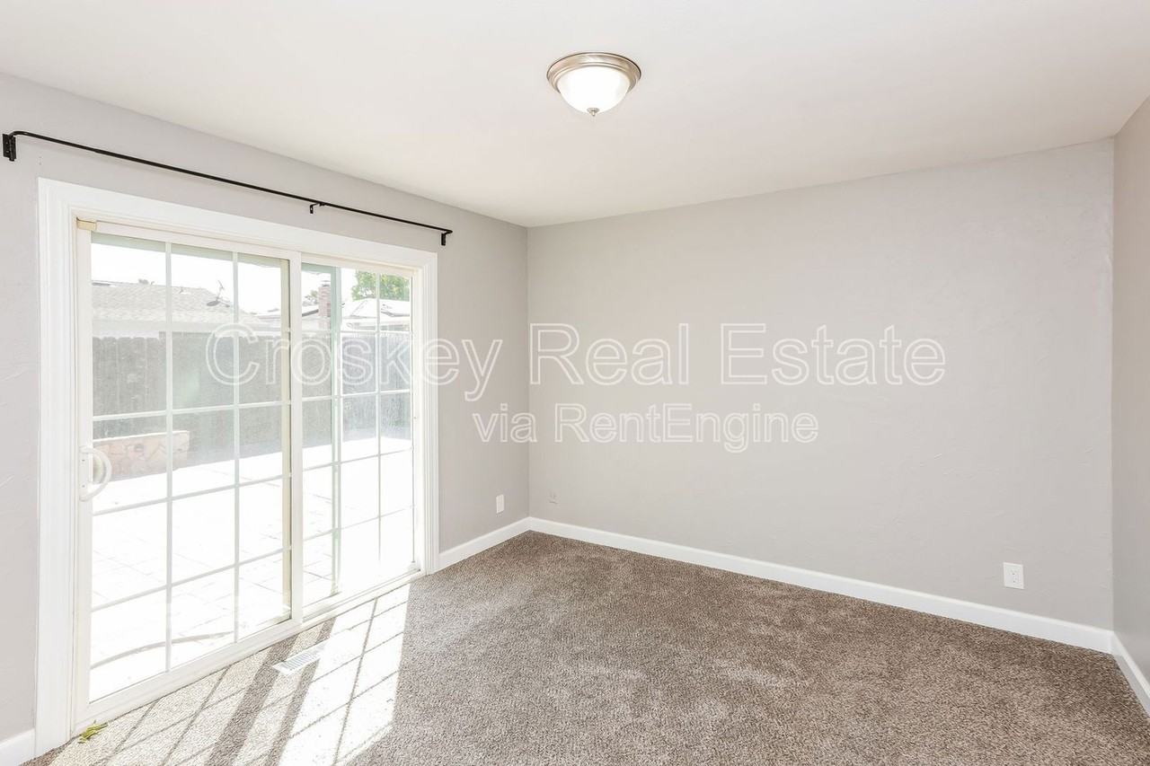 929 Jensen Circle - Photo 5 of 17