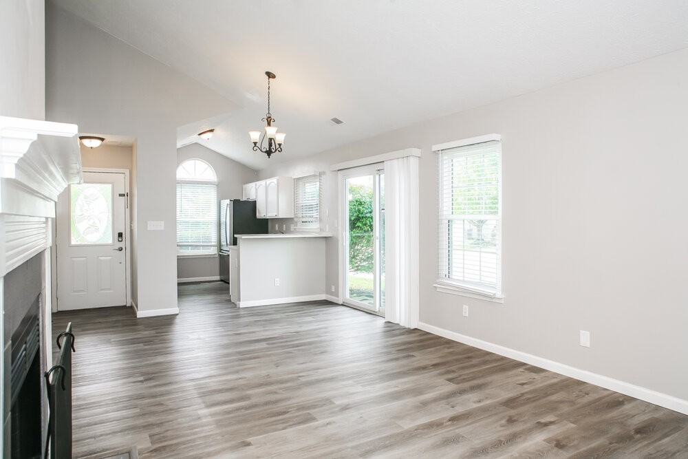 5203 Pin Oak Dr - Photo 4 of 16