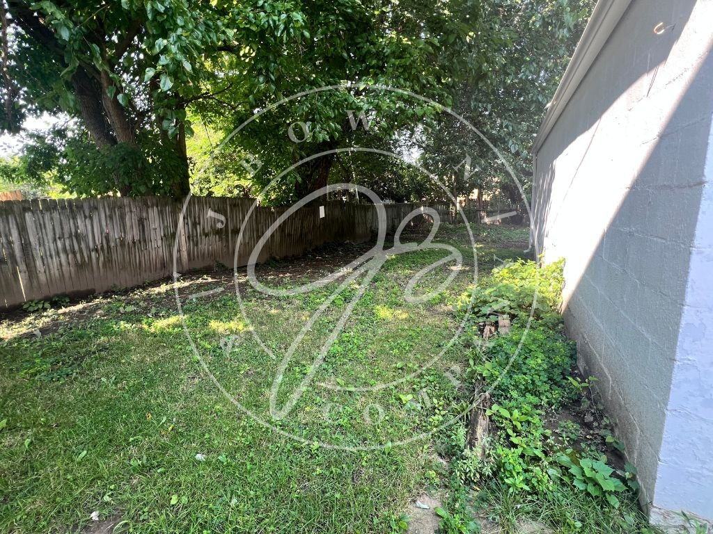 915 Turner Ave - Photo 2 of 14