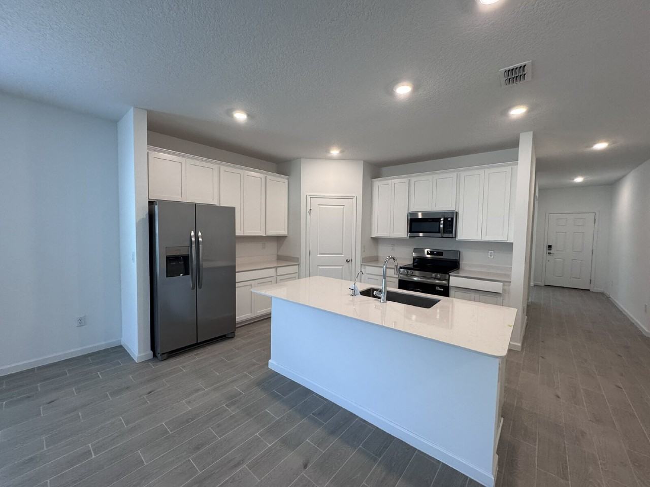 62 Kingsley Park Way - Photo 3 of 15