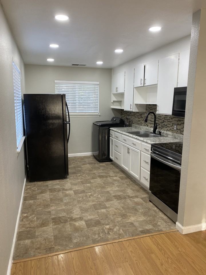 17059 Mattie St #NA - Photo 3 of 12