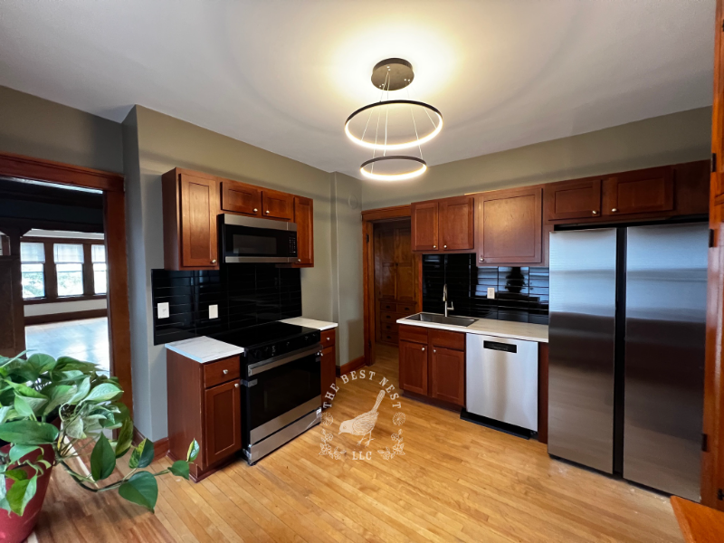 3426 N Oakland Ave - Photo 2 of 9