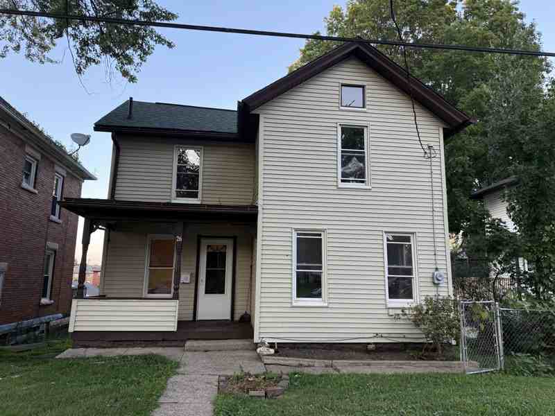 26 10th St Sw - Photo 3 of 17