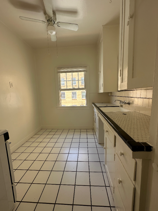 1825 Ivar Avenue - Photo 6 of 7